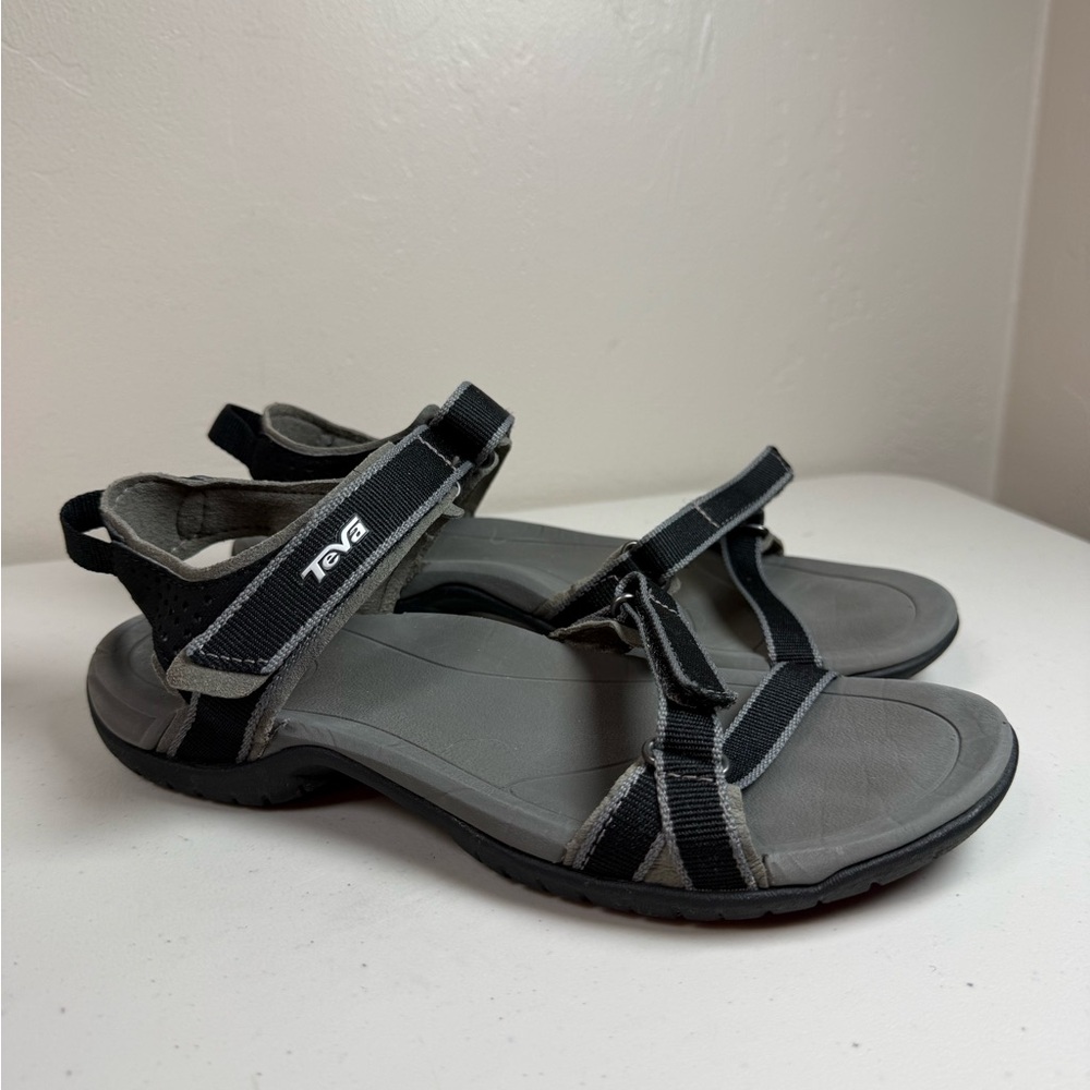 Teva Verra women's sandals in a black and grey size 5.5